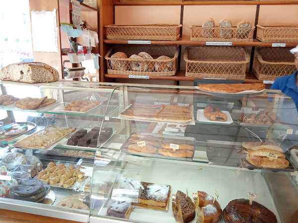 Fotografia tomada fuera de Panadería O Cornecho - Panadería en Santiago de Compostela, A Coruña