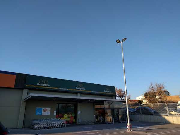 Fotografia tomada fuera de Bonpreu - Supermercat en Vic, Barcelona