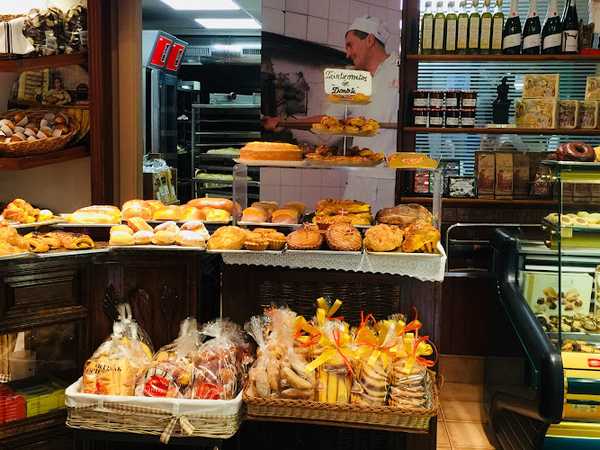 Fotografia tomada fuera de Panadería Ogi Berri - Okindegia en Donostia-San Sebastian, Gipuzkoa