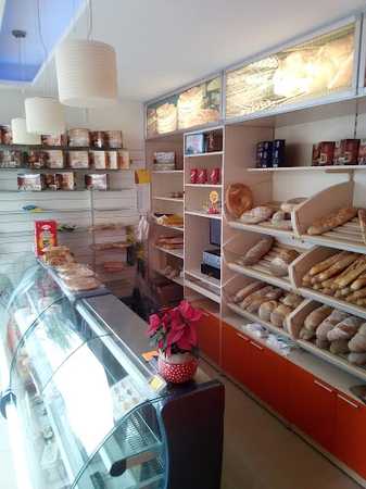 Fotografia tomada fuera de Panadería Os Luises - Panadaría en Castro de Ribeiras de Lea, Lugo