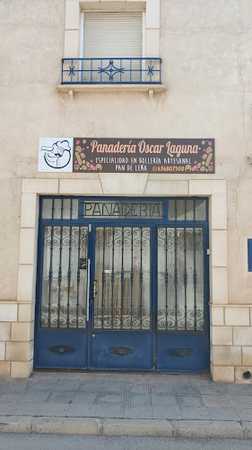 Fotografia tomada fuera de Panadería Óscar Laguna - Panadería en Valdepeñas, Ciudad Real
