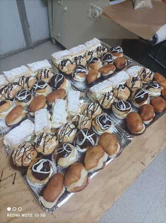 Fotografia tomada fuera de Panaderia Oviedo - Panadería en Dueñas, Palencia