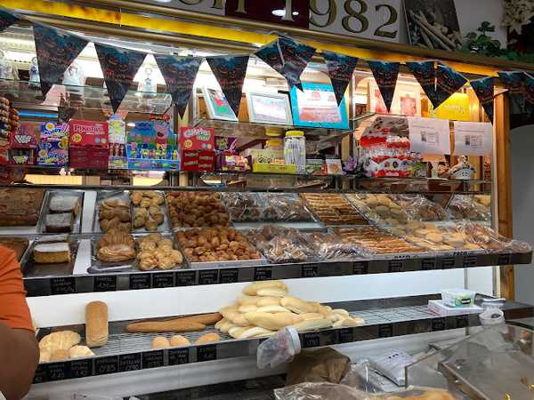 Fotografia tomada fuera de Panadería Paco Las Bayas - Horno - Panadería en les Baies, Alicante