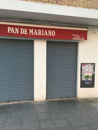 Fotografia tomada fuera de Panaderia Pan de Mariano - Panadería en Granada, Granada