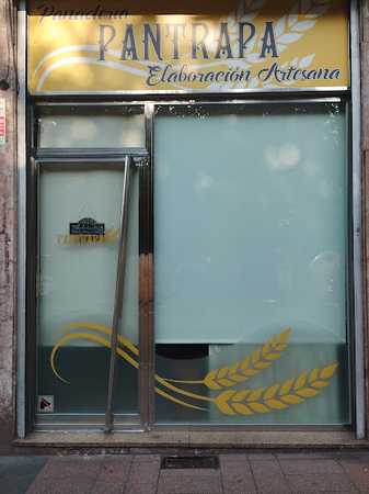 Fotografia tomada fuera de Panaderia Pantrapa Elaboración Artesana - Panadería en Mieres, Asturias