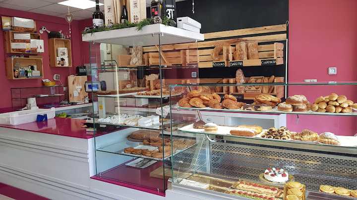 Fotografia tomada fuera de Panaderia Pasteleria A Praza - Panadería en Vilanova de Arousa, Pontevedra