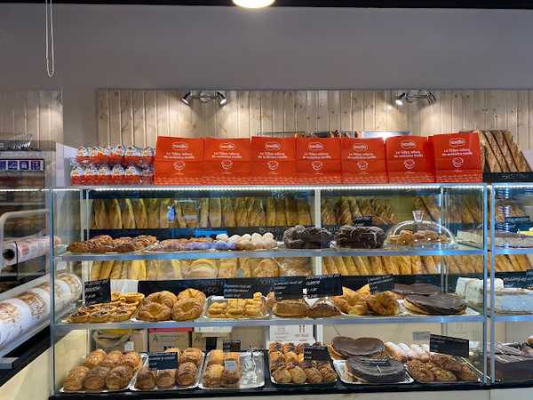 Fotografia tomada fuera de Panaderia Pasteleria Alcala de henares Stracciatella - Pastry shop en Alcalá de Henares, Madrid