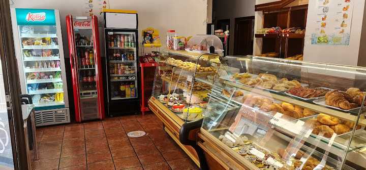 Fotografia tomada fuera de Panaderia Pastelería Bar Tentaciones - Pastelería en Arnedo, La Rioja
