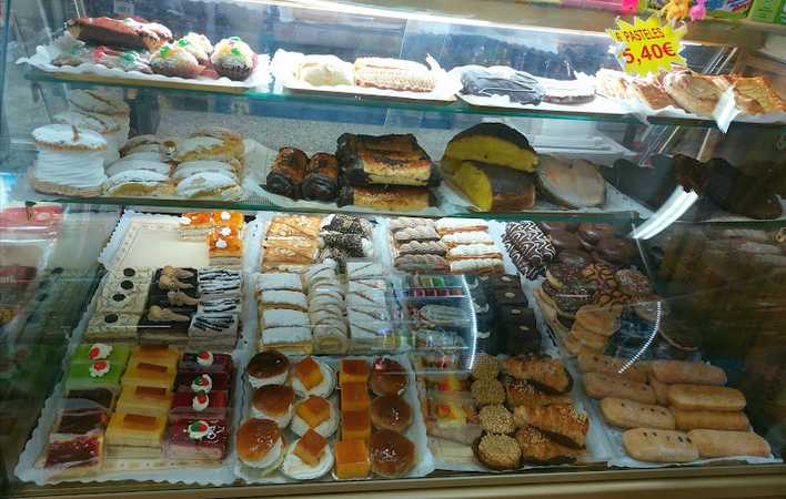 Fotografia tomada fuera de Panadería Pastelería Cañada Real - Panadería en Guadalcacín, Cádiz