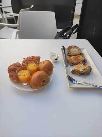 Fotografia tomada fuera de Panaderia Pasteleria Capricho - Pastelería en Vilagarcía de Arousa, Pontevedra