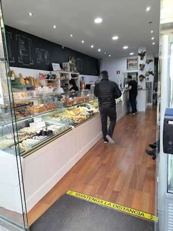 Fotografia tomada fuera de Panadería Pastelería José Luis - Pastelería en Navalcarnero, Madrid