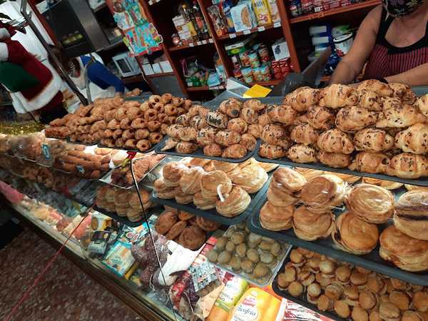 Fotografia tomada fuera de Panadería pastelería Kike Y Toñi - Panadería en Cádiz, Cádiz