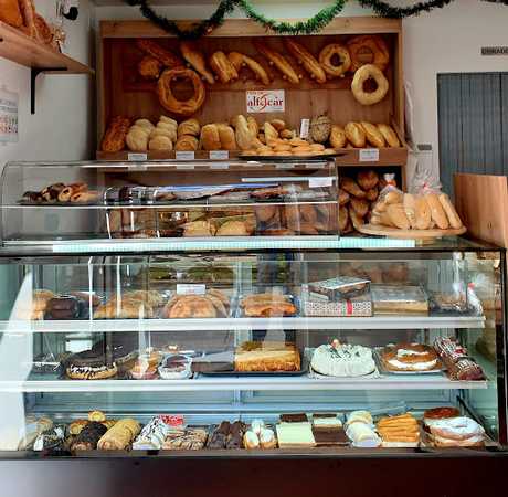 Fotografia tomada fuera de Panadería Pastelería La Chispilla - Panadería en Beiro, Granada