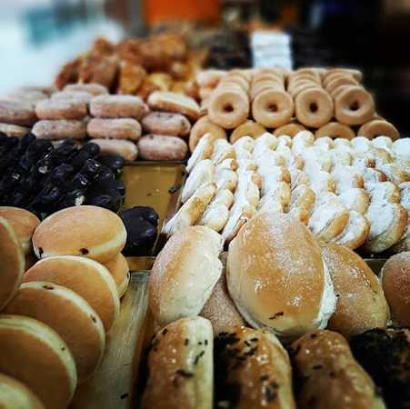 Fotografia tomada fuera de Panadería Pastelería La Parada - Panadería en Bilbao, Bizkaia