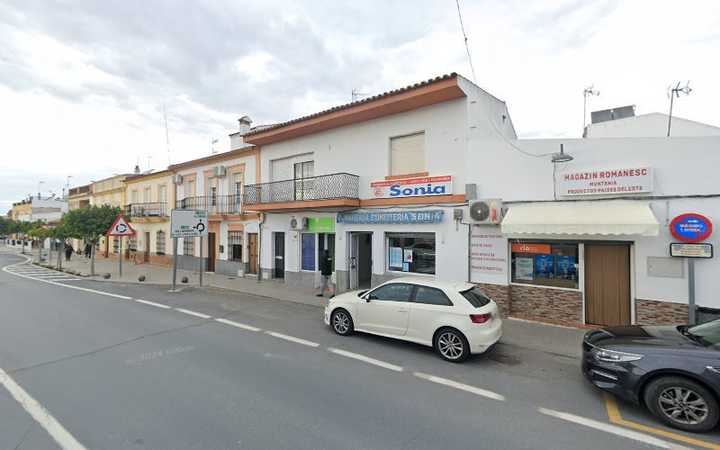 Fotografia tomada fuera de Panaderia Pasteleria Sonia - Panadería en S. Bartolomé de la Torre, Huelva