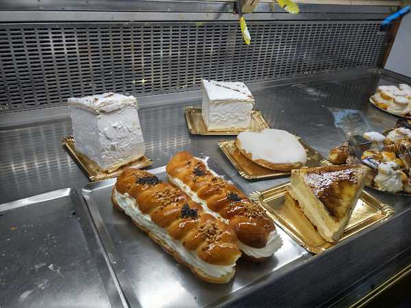 Fotografia tomada fuera de Panaderia Pasteleria Vilchez - Bakery en Granada, Granada