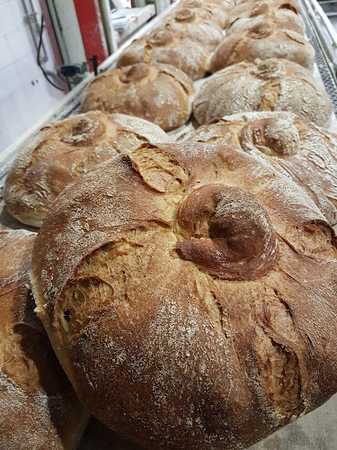 Fotografia tomada fuera de Panaderia Pedro Fernández - Bakery en ES, A Coruña