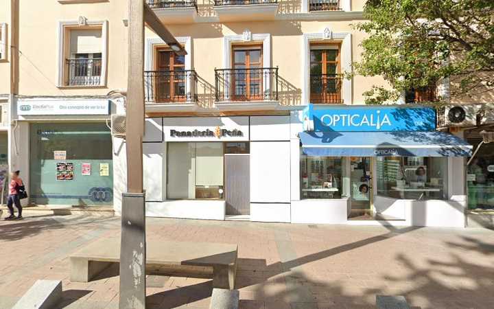 Fotografia tomada fuera de Panaderia Peña - Panadería en Baza, Granada