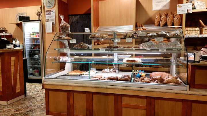 Fotografia tomada fuera de Panadería Perucho - Panadería en Benasque, Huesca
