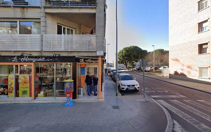 Fotografia tomada fuera de Panaderia Petri - Panadería en Parets del Vallès, Barcelona