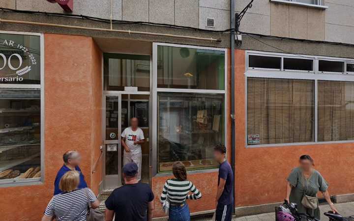 Fotografia tomada fuera de Panadería Pilar - Panadería en Cacabelos, León