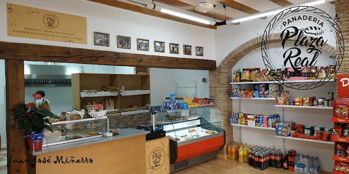 Fotografia tomada fuera de Panadería Plaza Real, Bacalaos - Panadería en Lorca, Murcia