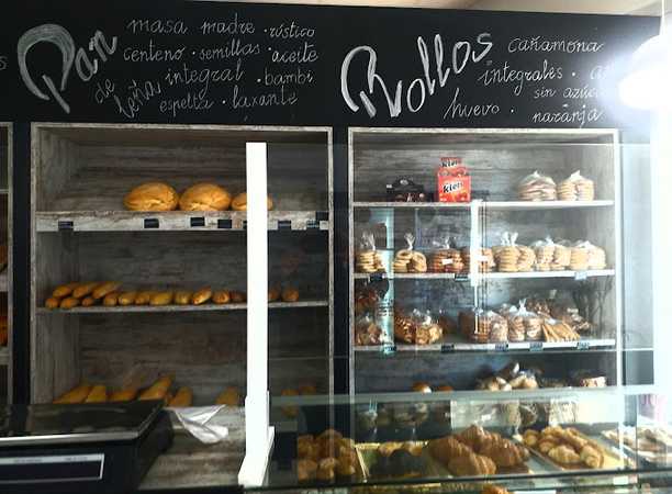 Fotografia tomada fuera de Panadería Porrut Juan y Gema - Panadería en Crevillent, Alicante
