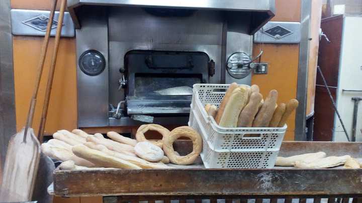Fotografia tomada fuera de Panadería Purísima - Forn de pa en Crevillent, Alicante