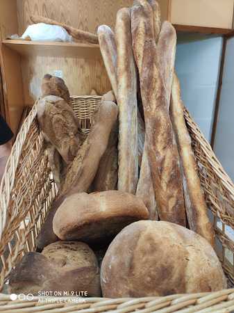 Fotografia tomada fuera de Panadería Quirós - Panadería en Oviedo, Asturias