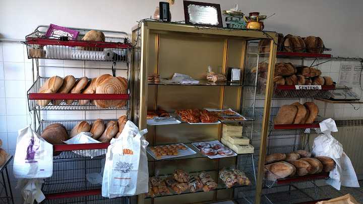 Fotografia tomada fuera de Panadería Rabanillo - Panadería en Mombuey, Zamora