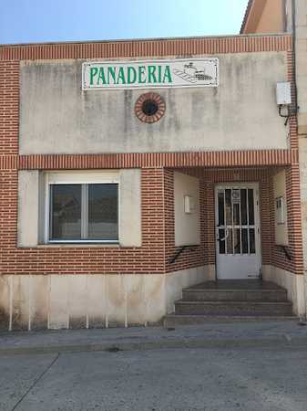 Fotografia tomada fuera de Panadería Rebeca - Panadería en Santiuste de San Juan Bautista, Segovia