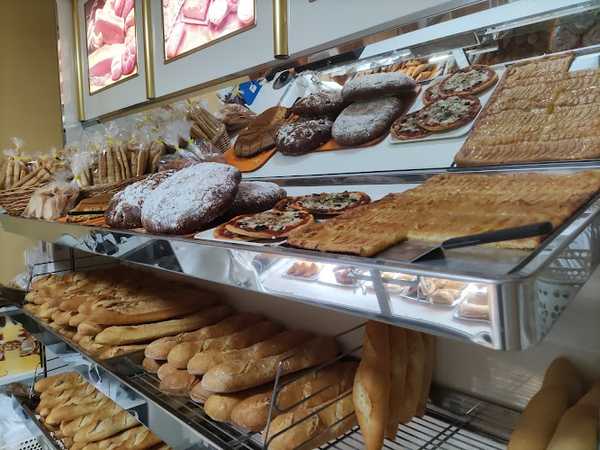 Fotografia tomada fuera de Panaderia Rincón Almanzor - Panadería en Soneja, Castellón