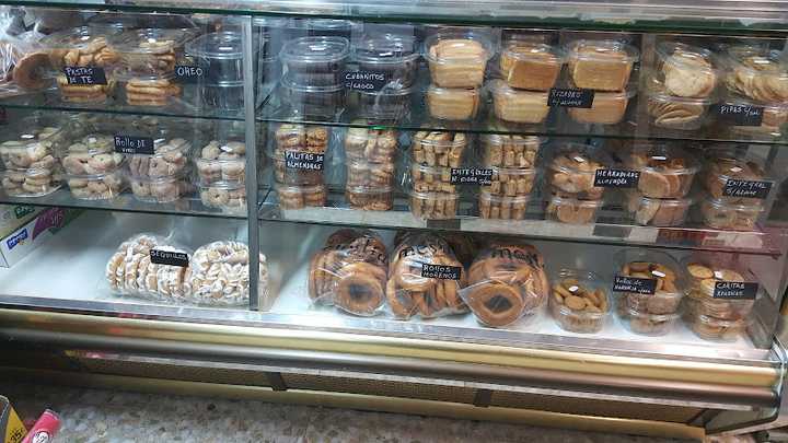 Fotografia tomada fuera de panaderia rojas panqueque - Bakery en Alicante, Alicante