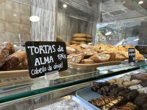 Fotografia tomada fuera de Panadería Sallent - Panadería en Sallent de Gállego, Huesca