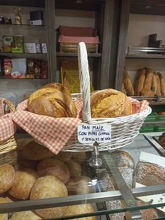 Fotografia tomada fuera de Panadería Sesé - Panadería en Campo, Huesca
