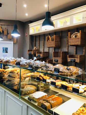 Fotografia tomada fuera de Panadería Simón - Panadería en Zaragoza, Zaragoza