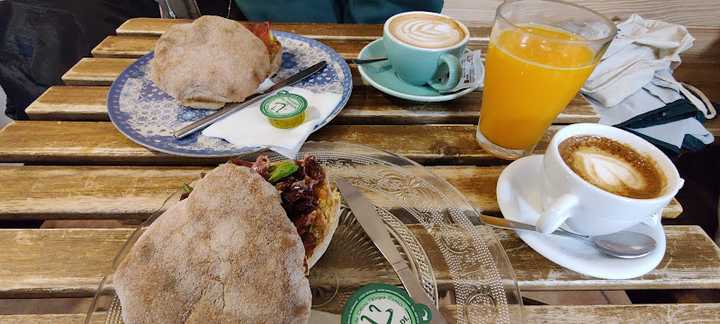 Fotografia tomada fuera de BRUMA Café - cafeterías en San Fernando, Cádiz