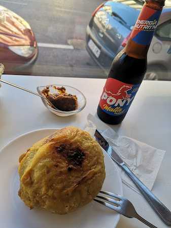 Fotografia tomada fuera de Panadería Tartas y Mãs - Panadería en Madrid, Madrid