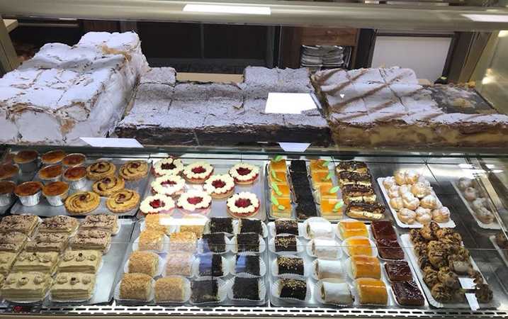 Fotografia tomada fuera de Panadería Tono la Inés - Panadería en Rojales, Alicante