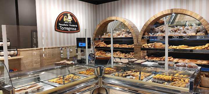 Fotografia tomada fuera de Panadería Torregrosa - Panadería en Torrevieja, Alicante