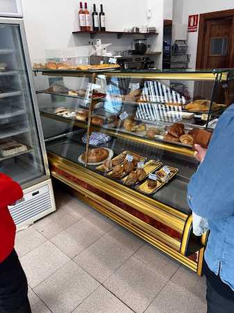 Fotografia tomada fuera de Panaderia Torres SL - Panadería en Alcúdia, Baleares