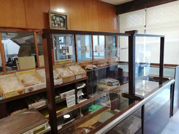 Fotografia tomada fuera de Panadería Velilla - Panadería en Trobajo del Camino, León