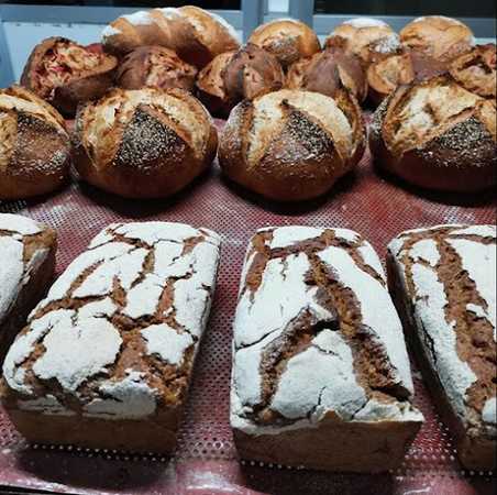 Fotografia tomada fuera de Panaderia Virgen del Río - Panadería en Talaván, Cáceres