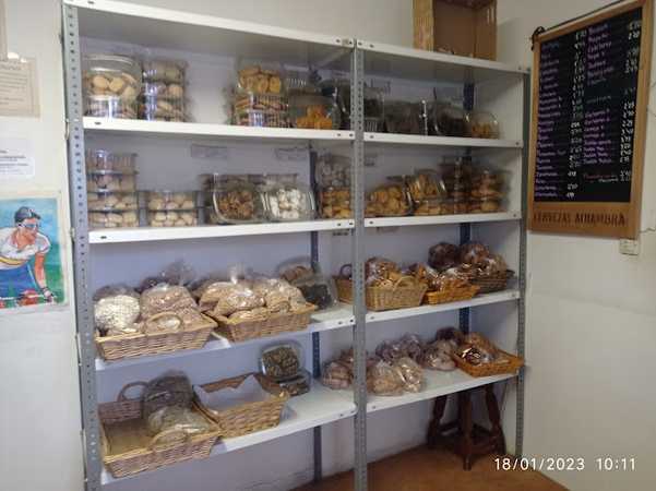 Fotografia tomada fuera de Panaderia Virginia - Panadería en El Barraco, Ávila