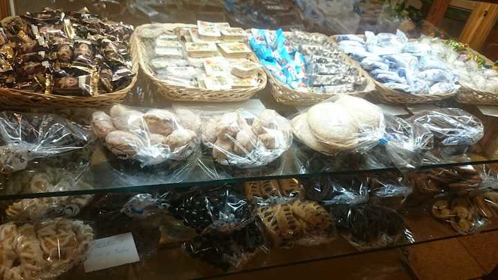 Fotografia tomada fuera de Panadería y Bollería Herrero S.L. - Panadería en Petrer, Alicante