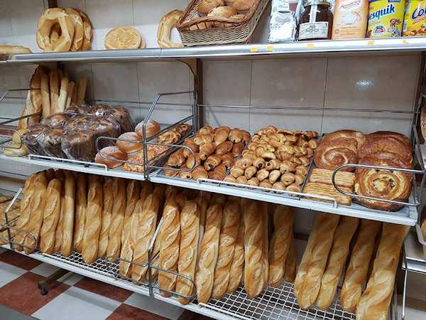Fotografia tomada fuera de PANADERÍA Y BOLLERÍA Ntra. Sra. del Rosario. - Panadería en El Picazo, Cuenca