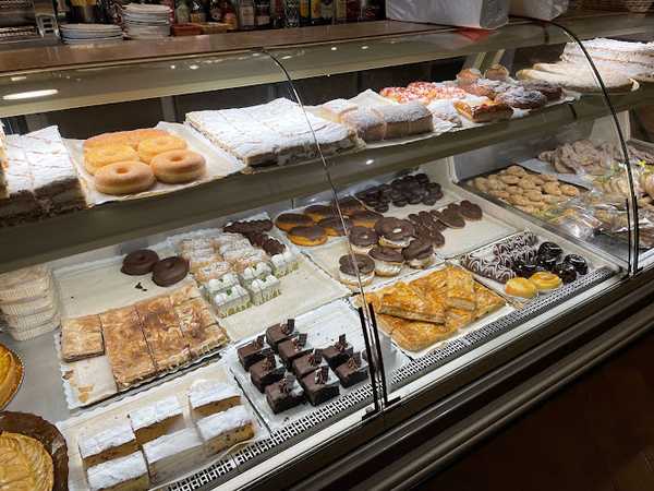 Fotografia tomada fuera de Panadería y Confiteria Richard, S.L. - Panadería en Villa del Río, Córdoba