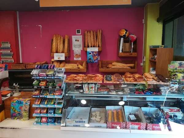 Fotografia tomada fuera de Panadería y tienda de golosinas - Panadería en Amurrio, Álava