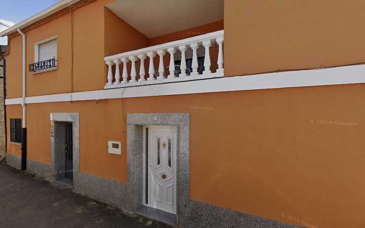 Fotografia tomada fuera de Panadería y ultramarinos “Fernando” - Panadería en Vallesa de la Guareña, Zamora