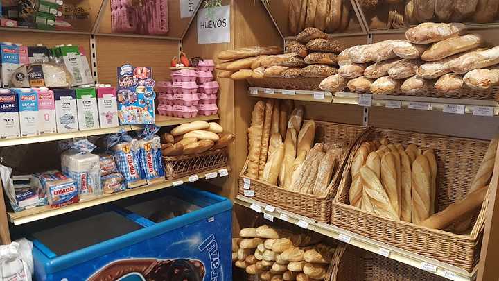 Fotografia tomada fuera de Panadería Zotes - Panadería en ES, Bizkaia